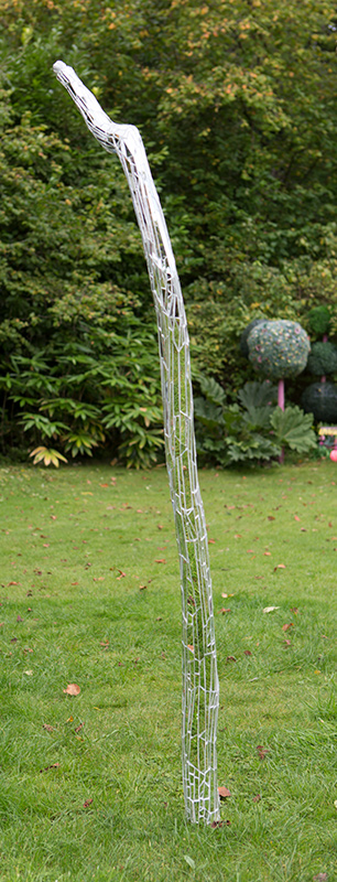 garden sculpture mirrored obelisk